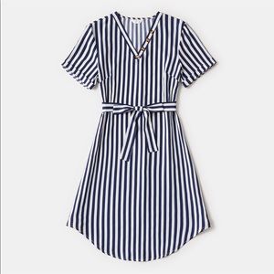 3/$15 Navy blue striped dress